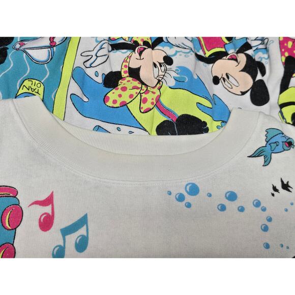 The Walt Disney Company Minnie & Mickey Vintage Long Sleeved Sweater Sweatshirt - Picture 10 of 13